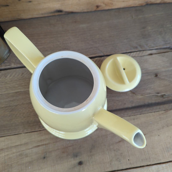 Vintage 1940s Mid-Century Hall China Teapot with Original Embossed Brass Cozy - Picture 9 of 11